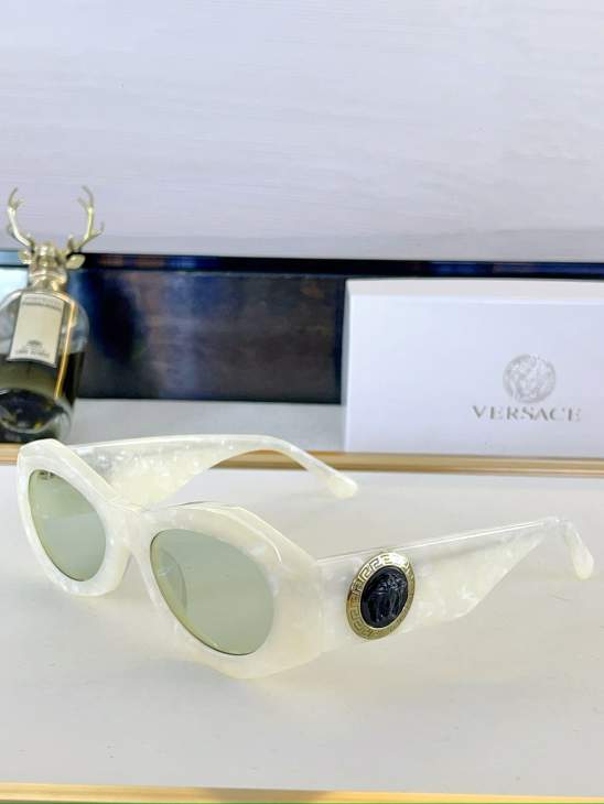 Picture of Versace Sunglasses _SKUfw80049497fw